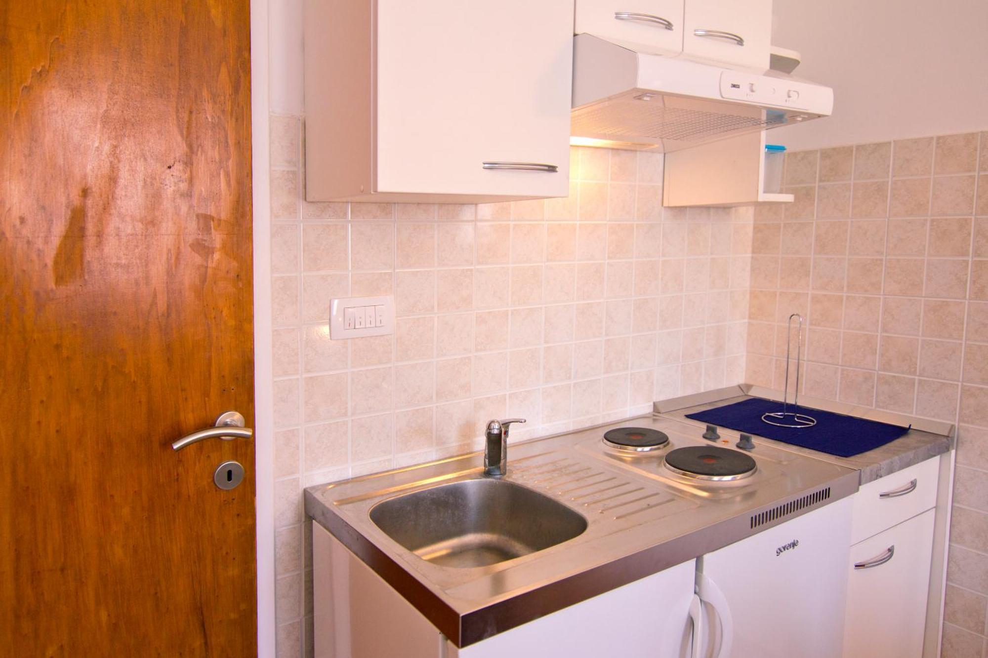 Apartments Donika คอมีชา ภายนอก รูปภาพ